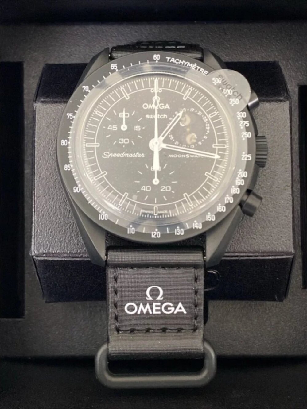 OMEGA x Swatch MISSION TO THE MOONPHASE NEW MOON–Black Bioceramic Snoopy Watch